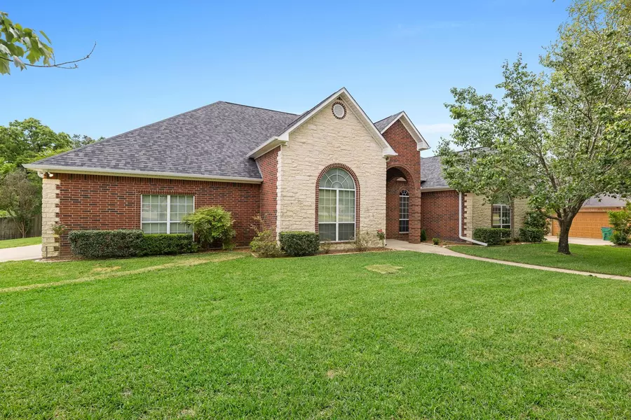 10977 Deer Creek Drive, Tyler, TX 75707