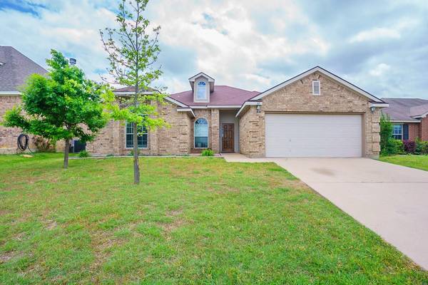 911 Joshua Drive, Burleson, TX 76028