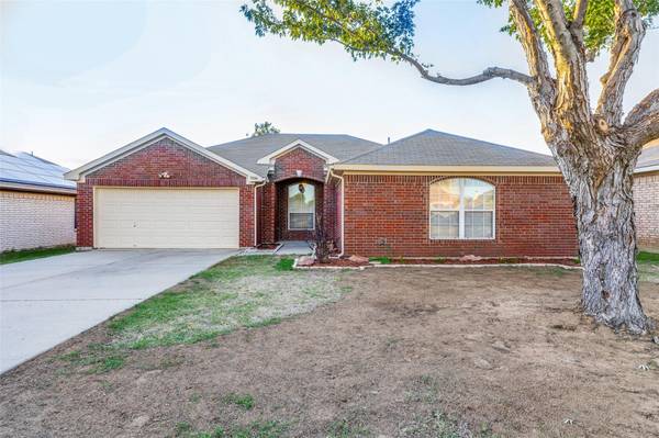 1804 Saint Nevis Drive, Mansfield, TX 76063