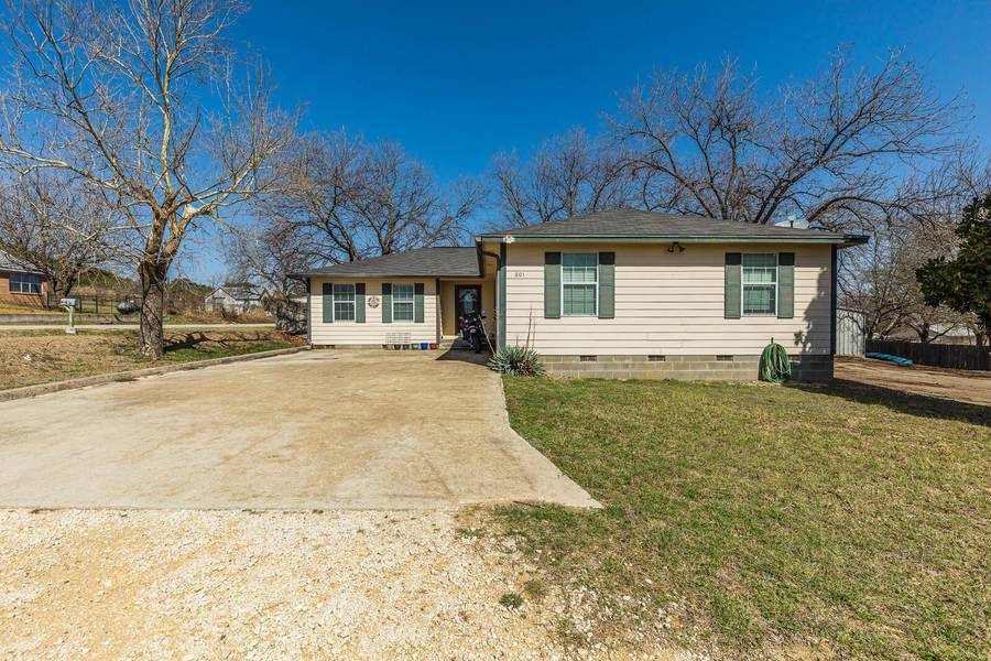 502 Hamilton Street, Cranfills Gap, TX 76637