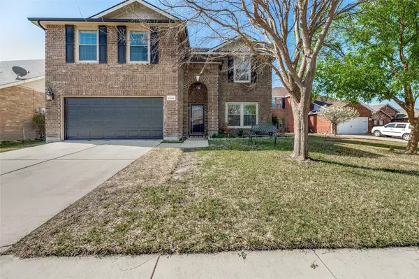 4408 Grassy Glen Drive, Fort Worth, TX 76244