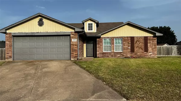 2914 Strain Court, Lancaster, TX 75134