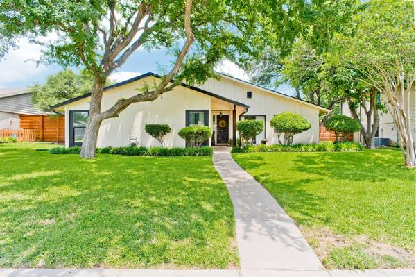 1611 E Collins Boulevard,  Richardson,  TX 75081