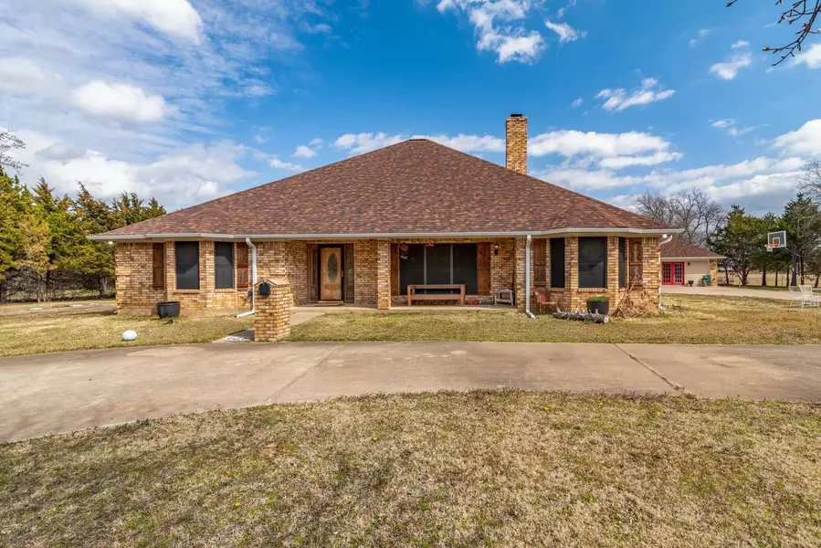 146 N Main Street, Sadler, TX 76264