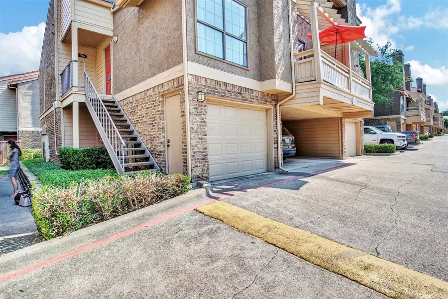 5200 Martel Avenue #33A, Dallas, TX 75206