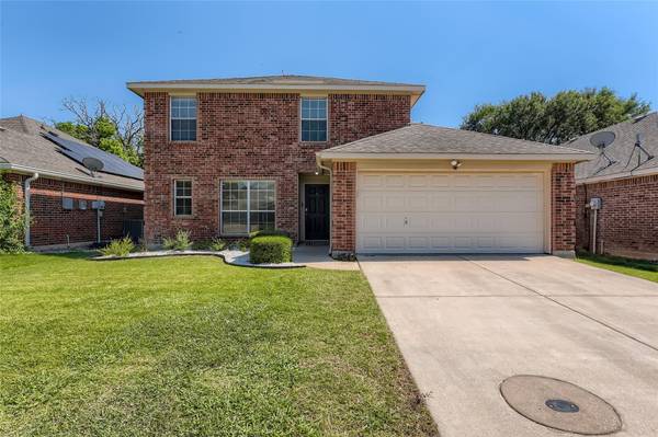 1212 Edgewater Drive, Azle, TX 76020