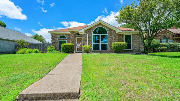 909 Micarta Drive, Mesquite, TX 75181