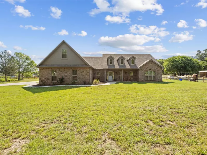 1623 County Road 807, Cleburne, TX 76031