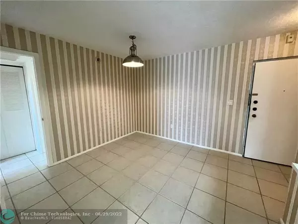 Plantation, FL 33313,7000 NW 17th St  #315