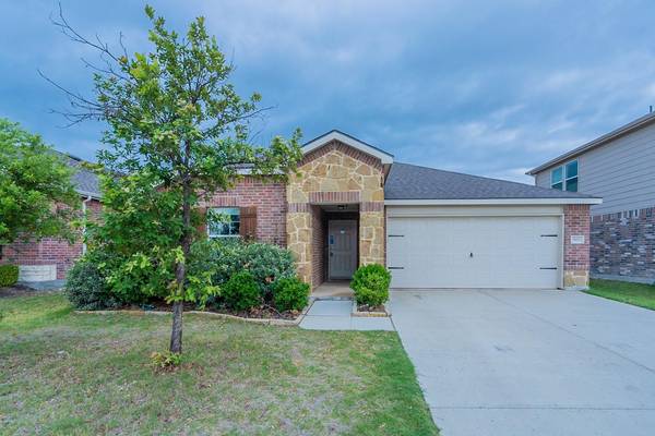 9921 Amosite Drive, Fort Worth, TX 76131