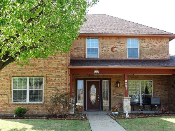 104 Dovehill Circle, Red Oak, TX 75154