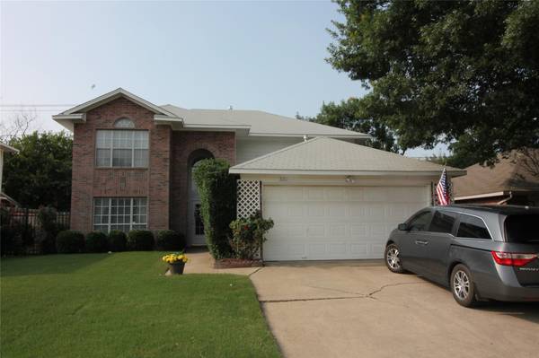 3212 Steamboat Drive, Fort Worth, TX 76123