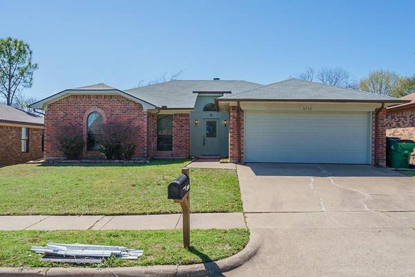 8237 Lara Lane, Watauga, TX 76148