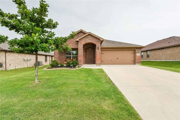 409 Saratoga Lane, Ponder, TX 76259