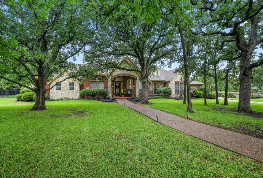 122 W Carruth Lane, Double Oak, TX 75077