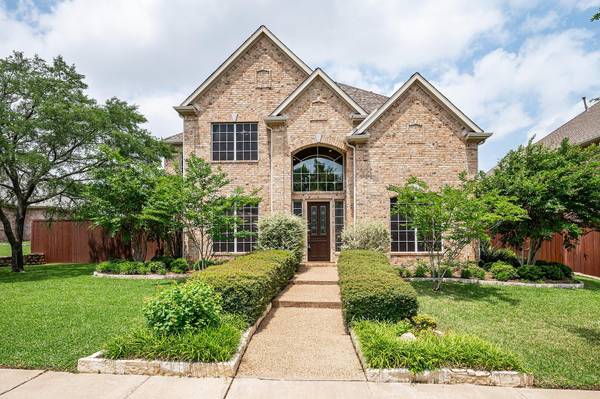 2415 Creekside Circle N, Irving, TX 75063