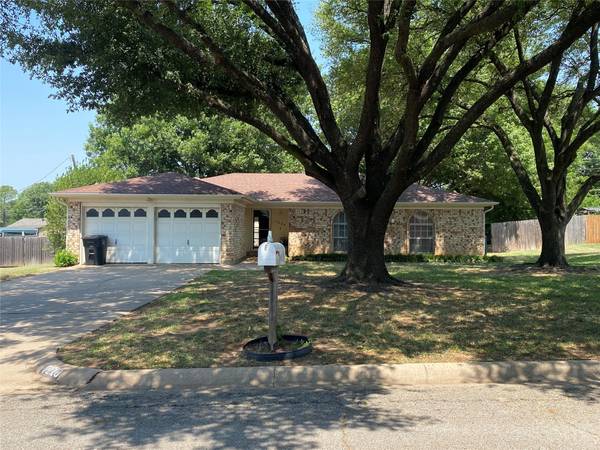 1220 Cindy Lane, Cleburne, TX 76033