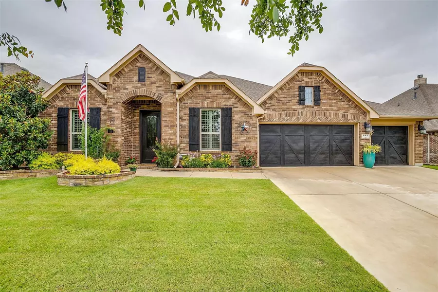 645 Fall Wood Trail, Fort Worth, TX 76131