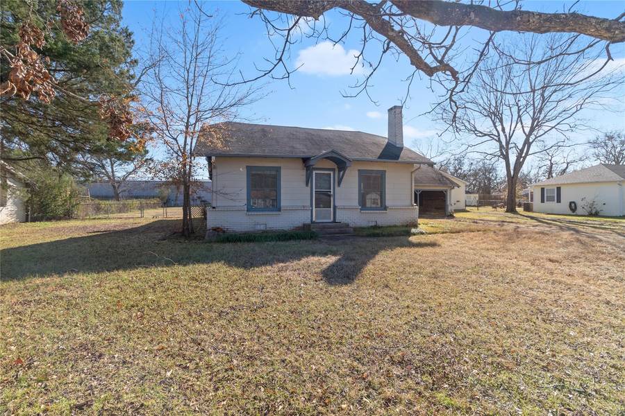 323 Bond Street, Fairfield, TX 75840