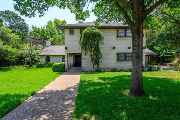 729 Ridgecrest Circle, Denton, TX 76205