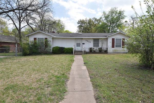 1018 E Elm Street, Hillsboro, TX 76645