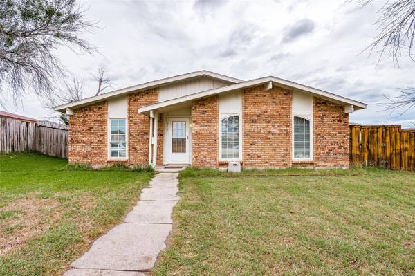 649 Eagle Drive, Desoto, TX 75115