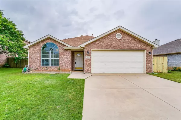 9004 San Joaquin Trail, Fort Worth, TX 76118