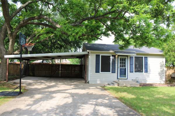 308 S 5th Street, Crandall, TX 75114