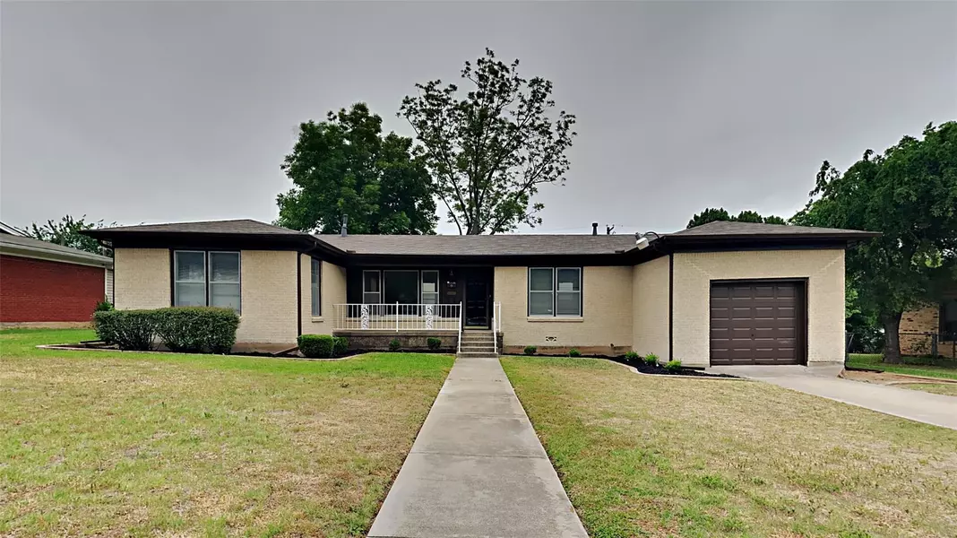 5404 Fossil Drive, Haltom City, TX 76117