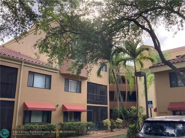 Miami Lakes, FL 33014,15549 N MIAMI LAKEWAY  N  #302-20