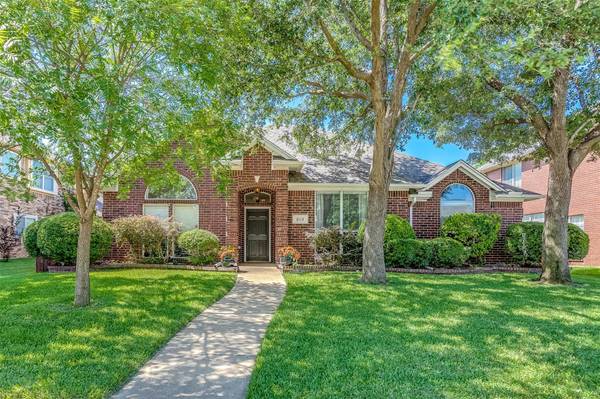 2112 Greenview Drive, Carrollton, TX 75010