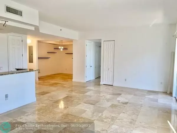 Wilton Manors, FL 33334,2633 NE 14th Ave  #401