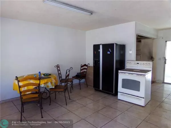 Pompano Beach, FL 33060,831-833 SW 7th St