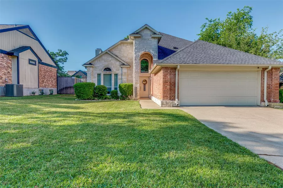 5004 Thorncliffe Drive, Arlington, TX 76016