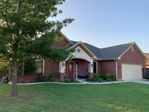 702 Meadow Lane, Bowie, TX 76230