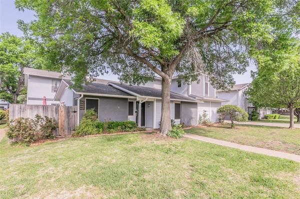 641 Timberline Drive, Hurst, TX 76053