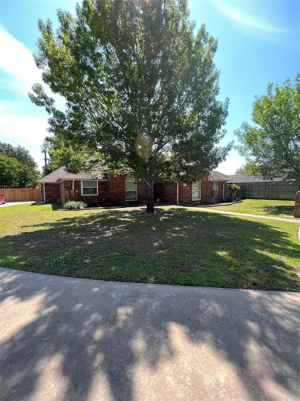 Bonham, TX 75418,2204 Canyon Circle