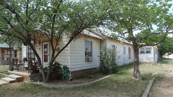 Lawn, TX 79530,702 MAIN Street