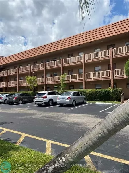 Sunrise, FL 33322,9800 Sunrise Lakes Blvd  #105