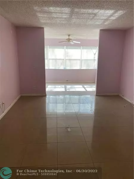 Sunrise, FL 33322,9800 Sunrise Lakes Blvd  #105