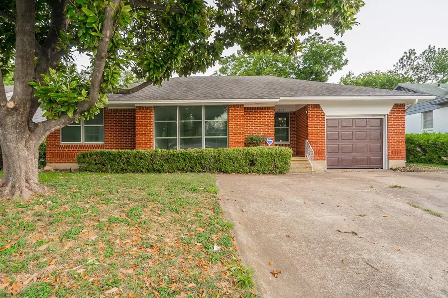 3202 Gus Thomasson Road, Dallas, TX 75228