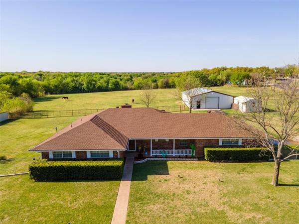 107 W Brown Street, Lipan, TX 76462