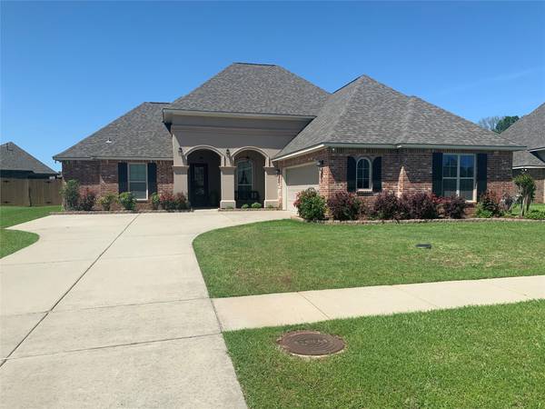 321 Camelback Drive, Bossier City, LA 71111