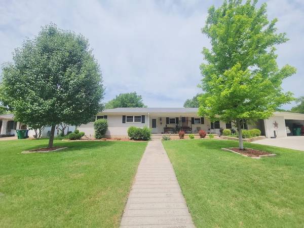 1602 S Stratton Street, Decatur, TX 76234