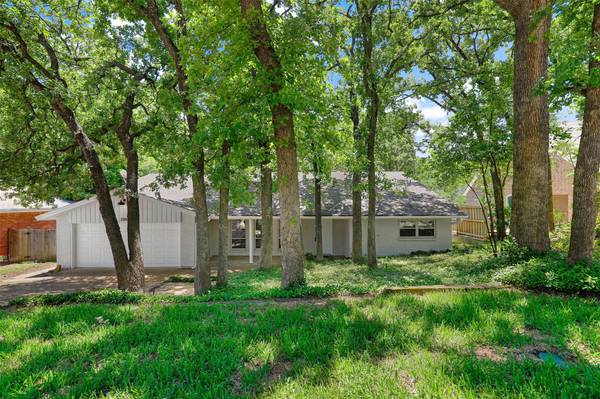 2202 Westwood Drive, Arlington, TX 76012