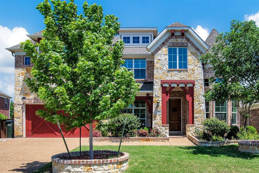 704 Dividend Avenue, Plano, TX 75074