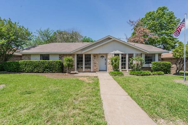 1924 Maxwell Drive, Lewisville, TX 75077