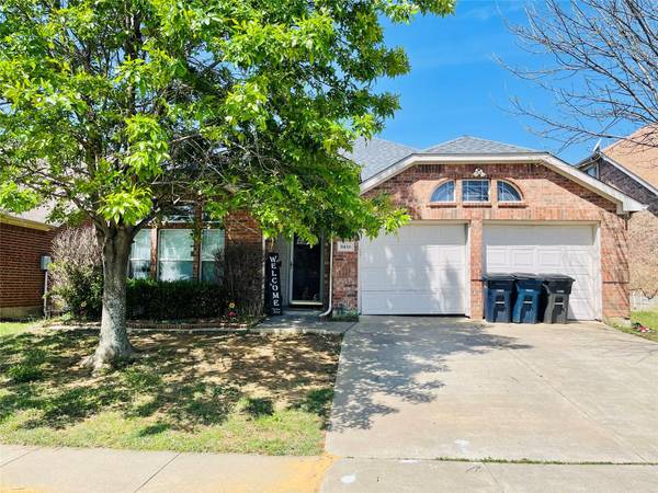 8416 Yellow Buckeye Drive, Fort Worth, TX 76140