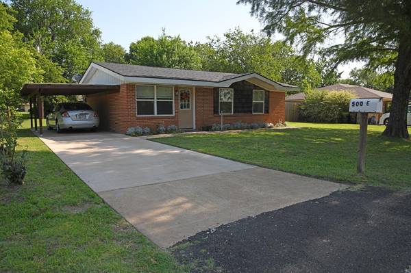 500 E White Street, Pilot Point, TX 76258