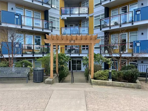 Saanich, BC V8X 2T4,935 Cloverdale Ave #205